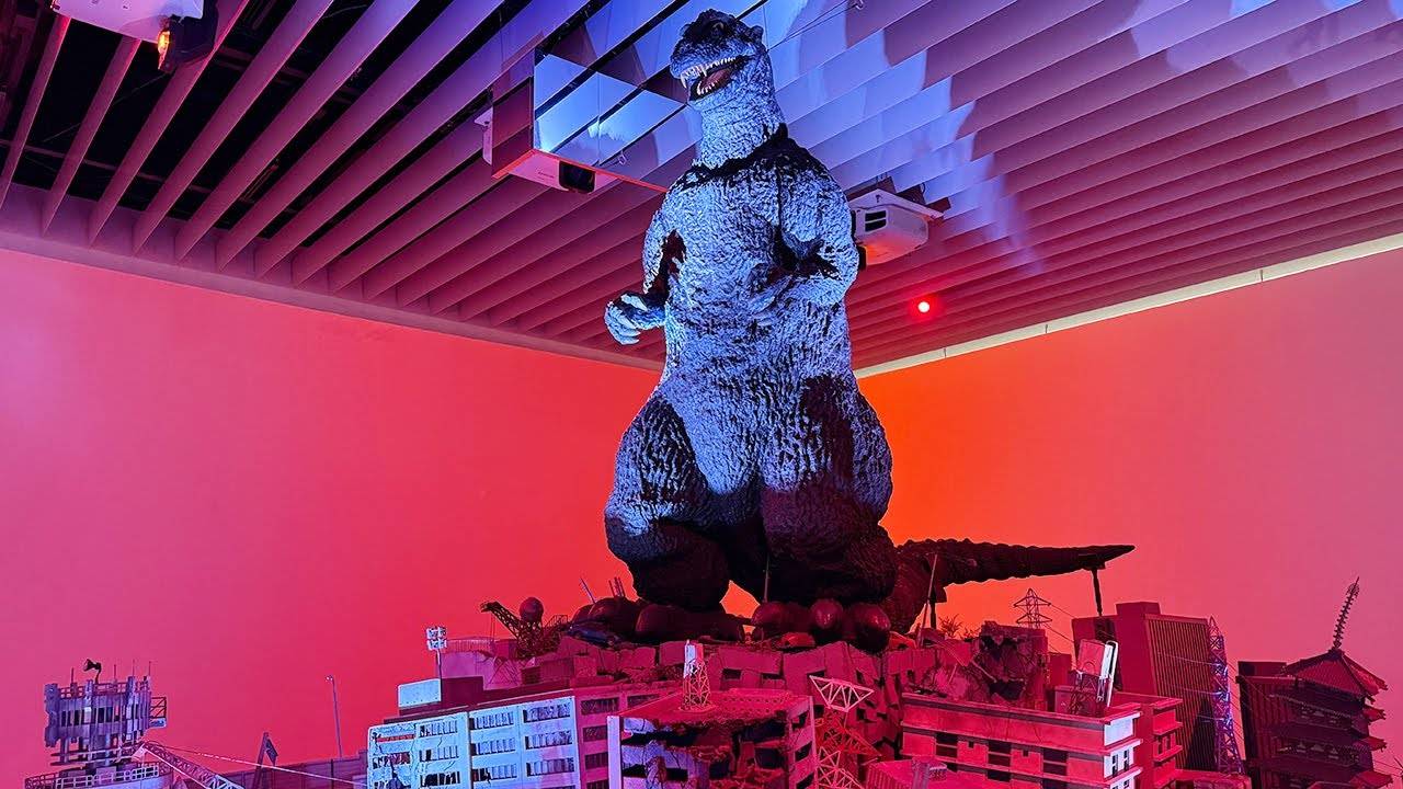 Mostra celebra 70 anos de Godzilla com visões surpreendentes