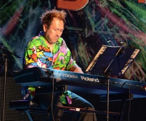Ultraman Teo divulga abertura oficial e aumenta expectativa para estreia com a música LINK HEARTS