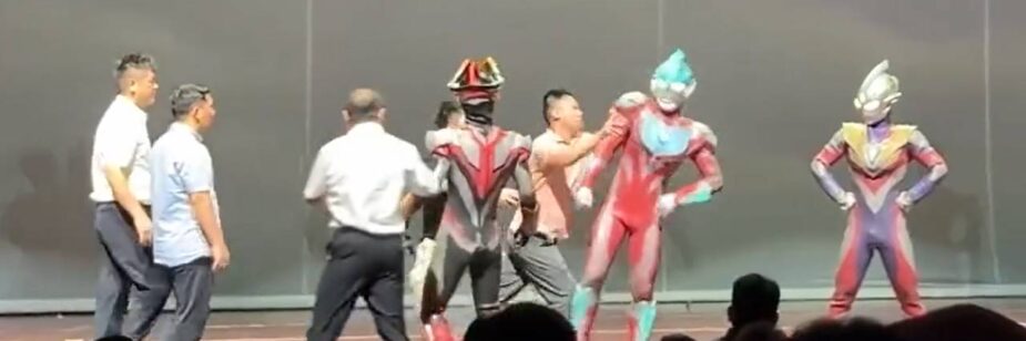 Homem invade apresentação de Ultraman e agride os heróis