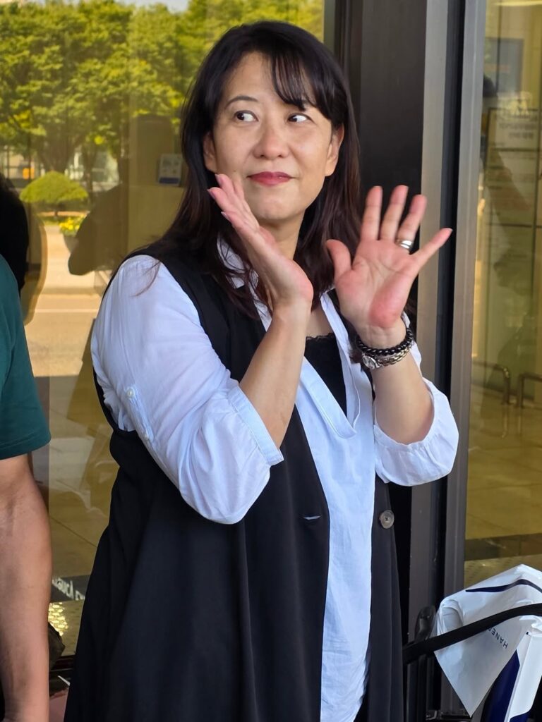 Os cinco atores de Flashman são recebidos na Coreia do Sul