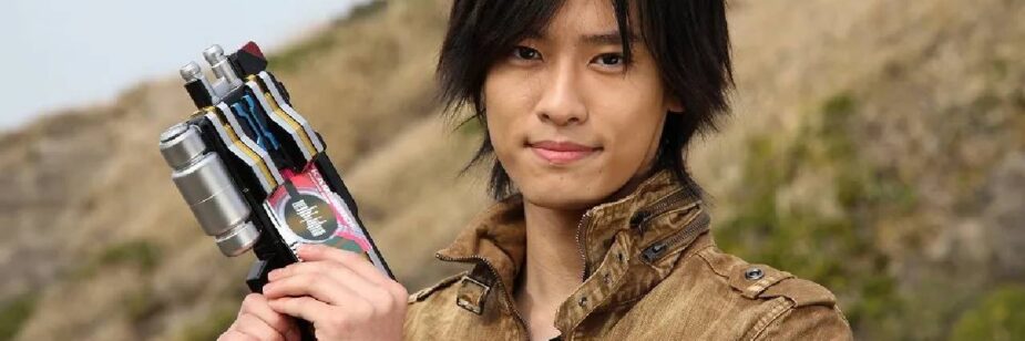 Ator de Kamen Rider Diend celebra chegada do primeiro filho