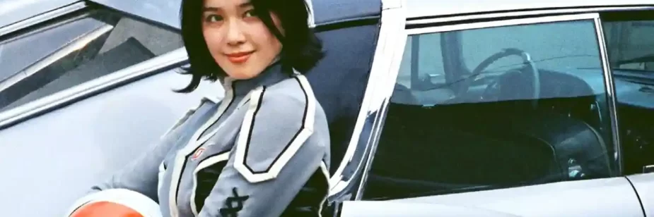 Atriz da Anne, de Ultraseven, reencontra carro da Patrulha Ultra