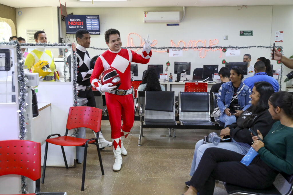 Power Rangers vão ao Hemocentro para incentivar doação de sangue