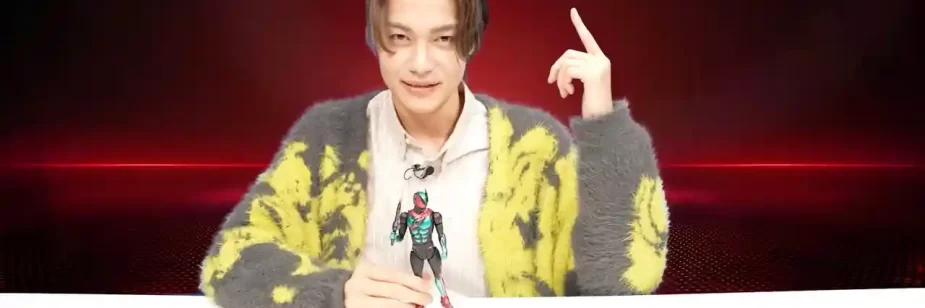 Ator de Kamen Rider Zeztz apresenta novo boneco do herói