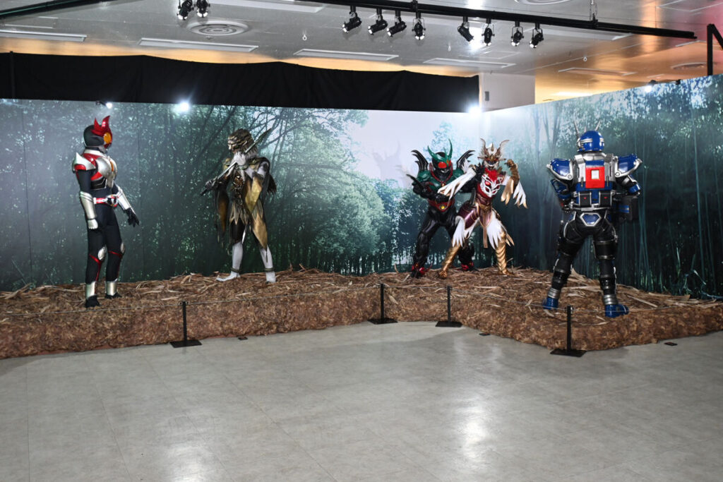 Kamen Rider Agito celebra 25 anos com reencontro dos três protagonistas