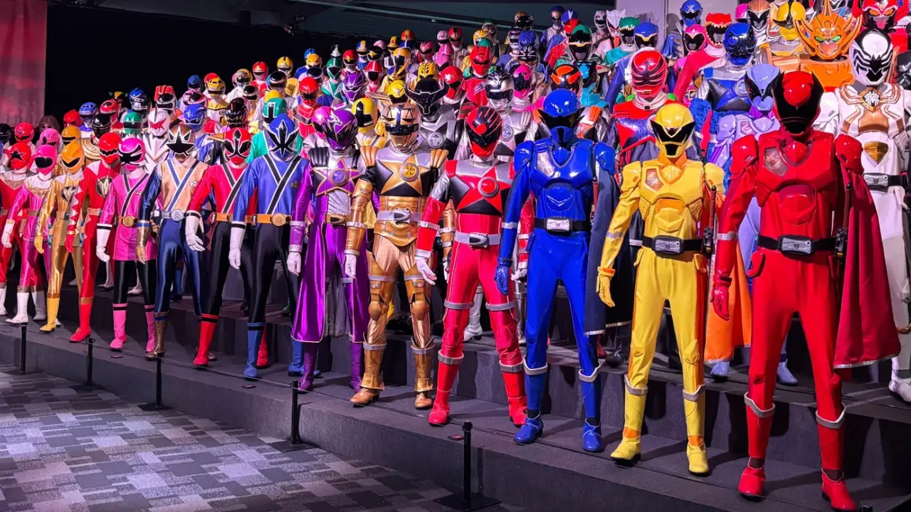 Super Sentai invade Osaka com exposição no Hirakata Park: trajes de Gorenger a Go-Jū e 300 estátuas