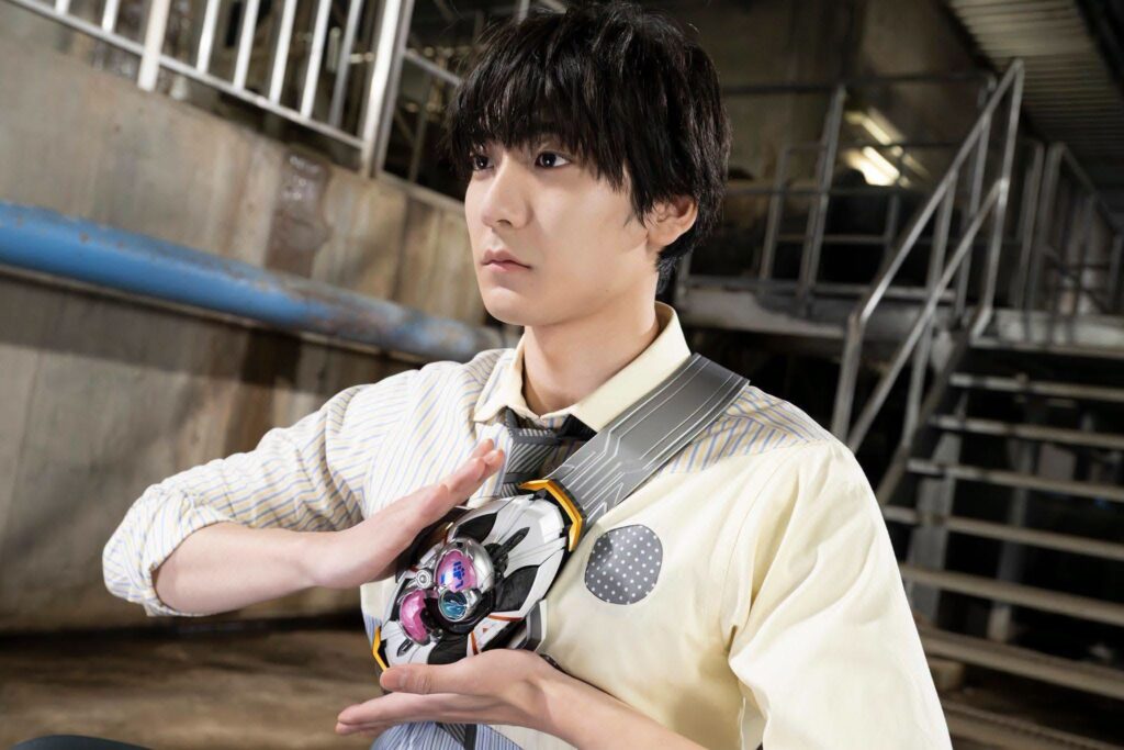 Estreia de Kamen Rider My-Th gera teorias, elogios e críticas entre fãs