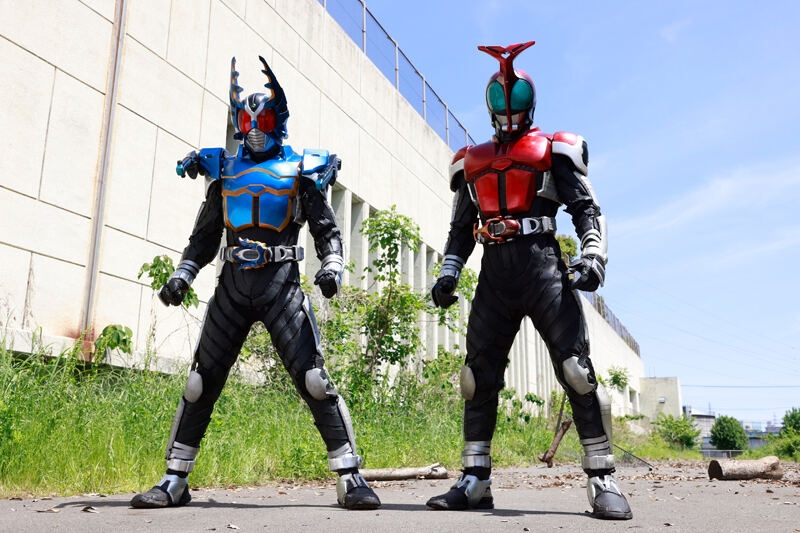 Kamen Rider Kabuto e Gatack reaparecem juntos em 15 cenas inéditas do novo filme