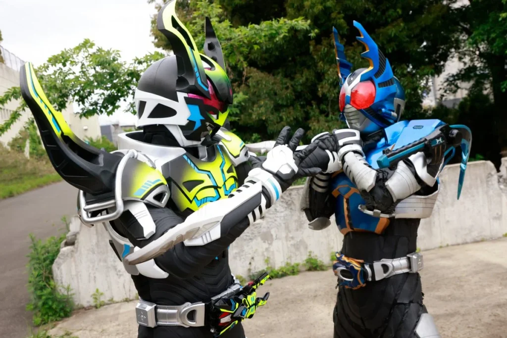 Kamen Rider Kabuto e Gatack reaparecem juntos em 15 cenas inéditas do novo filme