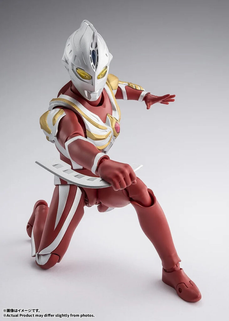 Ultraman Max finalmente ganha boneco com raio e espada