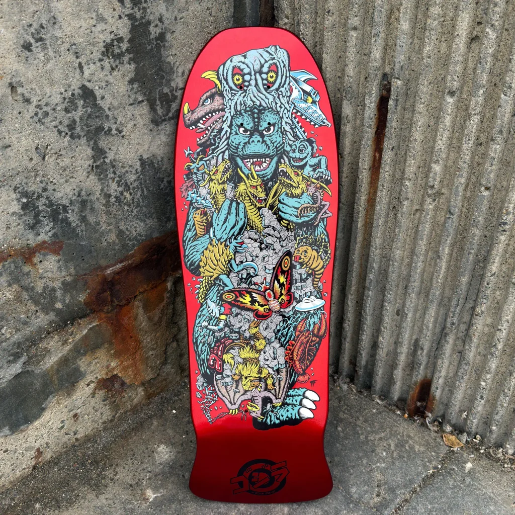 Godzilla ganha quatro shapes de skate com estampas metálicas